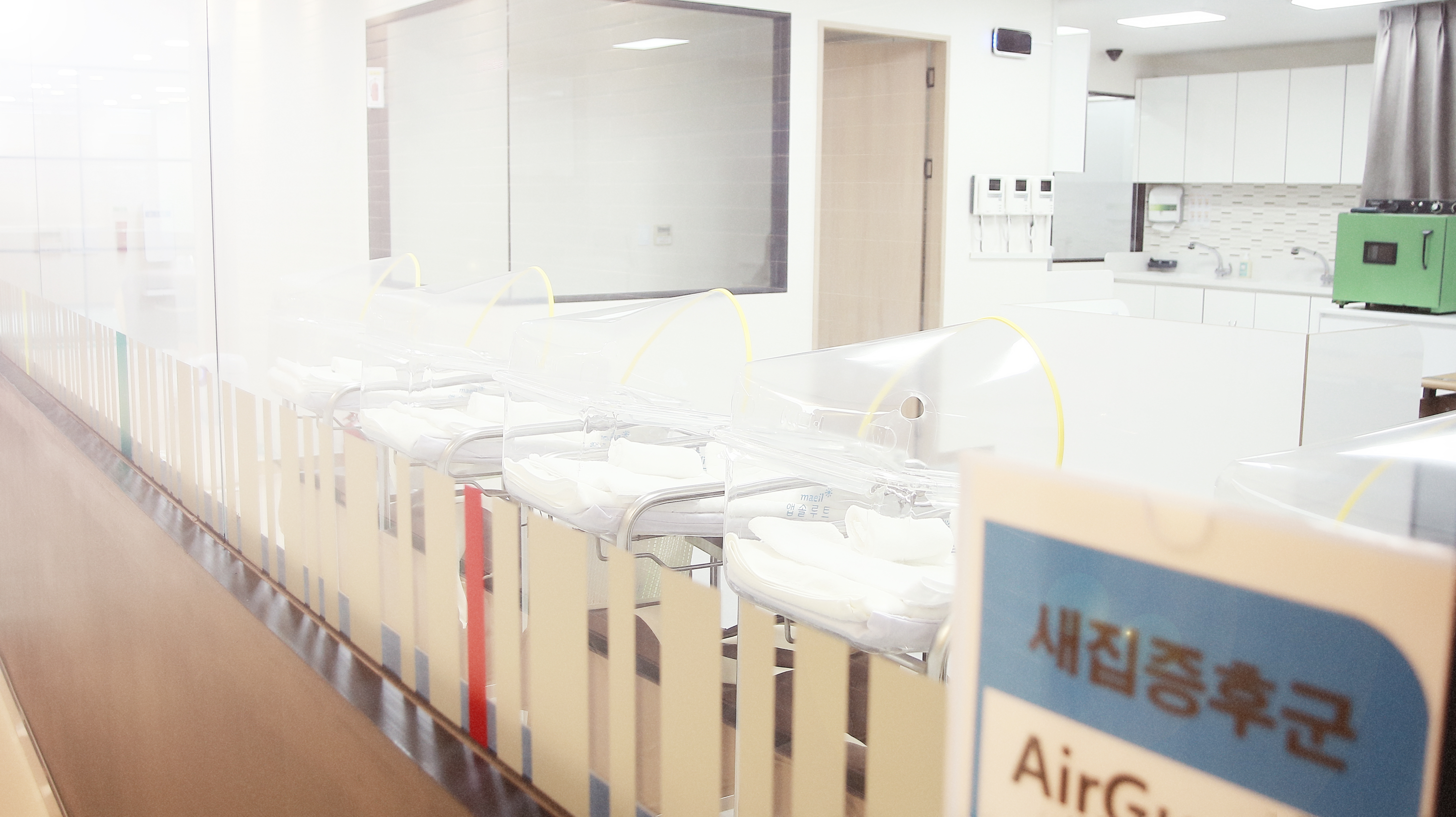청율산후조리원 신생아실
